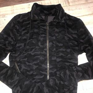 Lululemon crop camo jacket